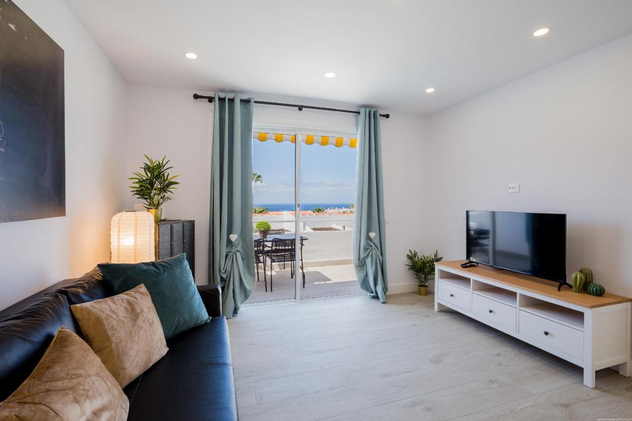 Royal Ocean View - Top Localization Адехе Екстериор снимка